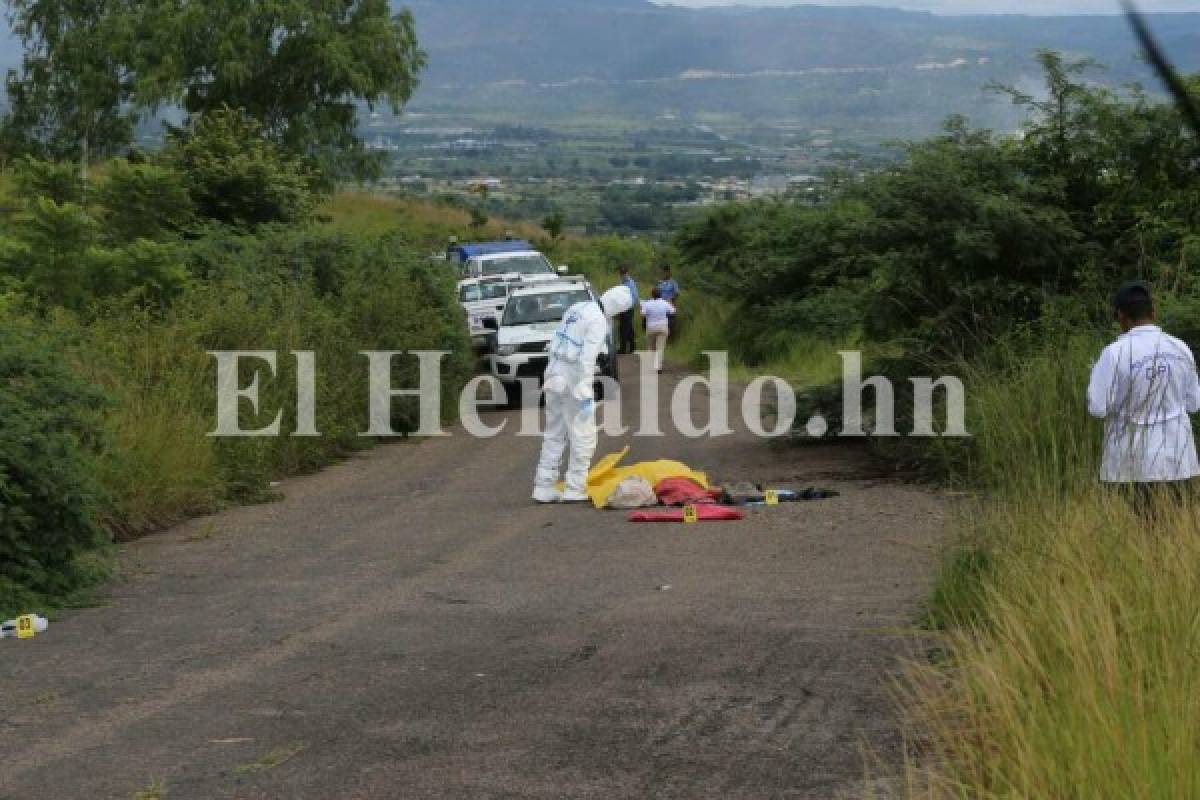 Hallan cadáver encostalado y con rótulo en colonia Nuevo Sacramento de la capital