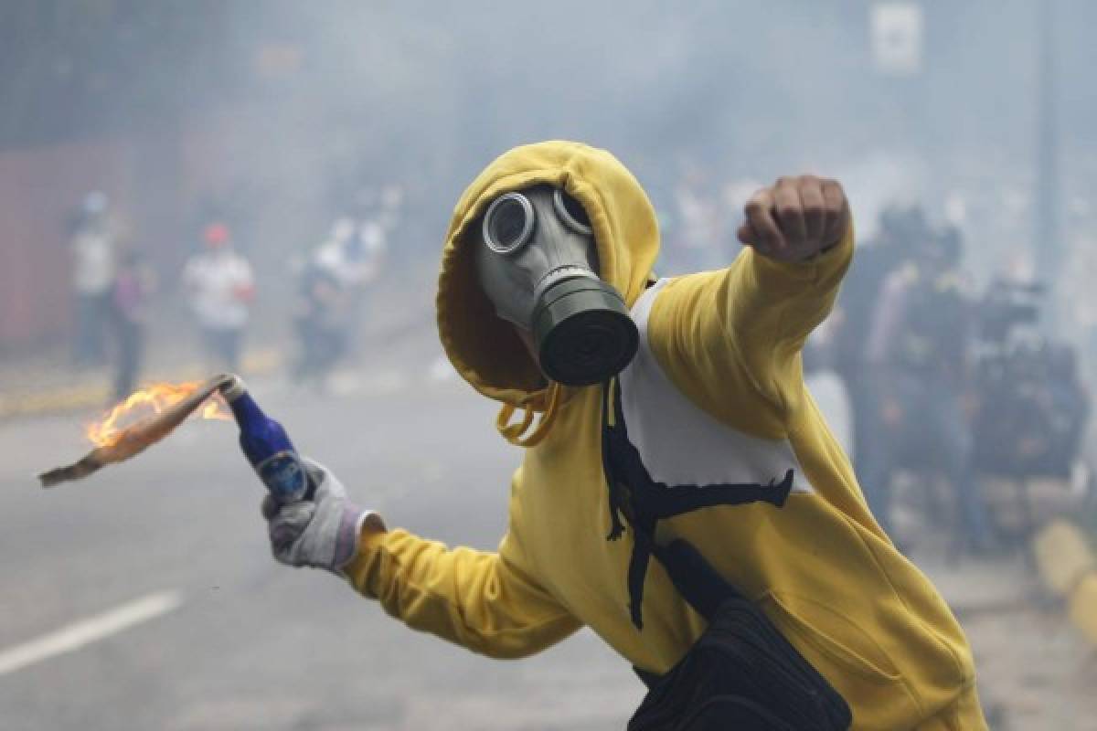 Suben a 38 los muertos en protestas en Venezuela   