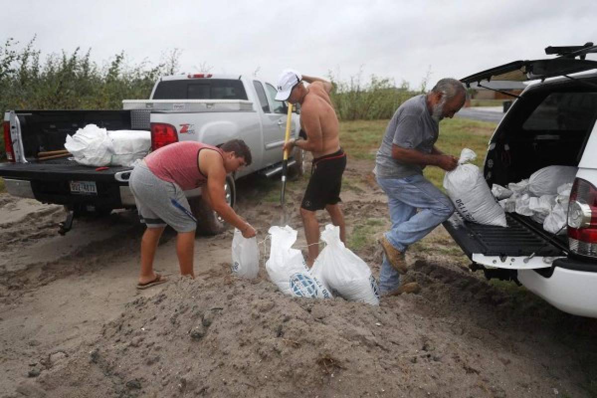 Honduras habilita dos números de emergencia en Texas por el paso del huracán Harvey