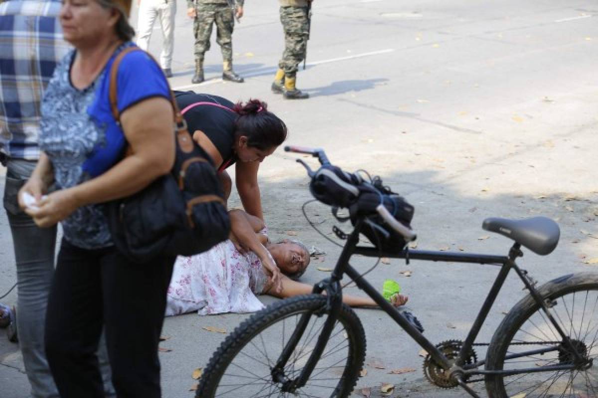 Honduras: Madre de reo se desmaya al enterarse que su hijo fue trasladado a 'El Pozo”