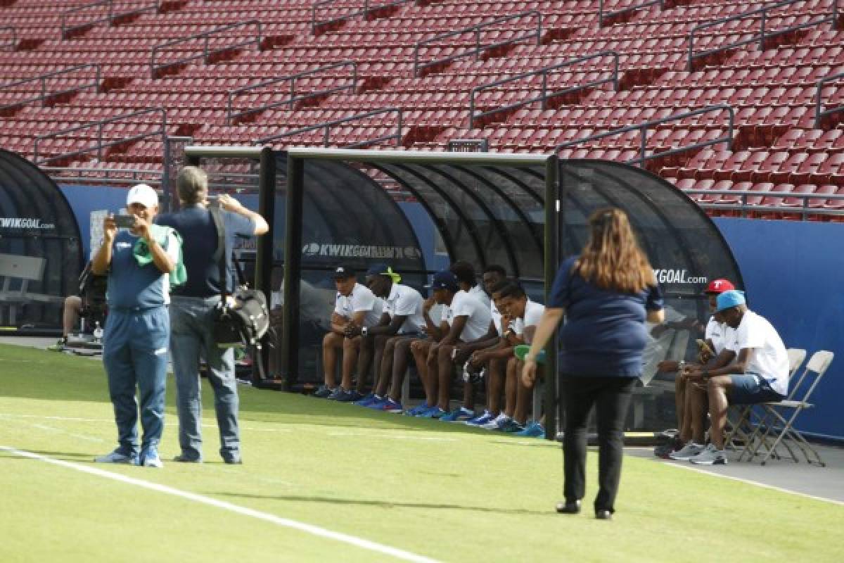 Honduras hizo reconocimiento de cancha donde debutará ante EEUU