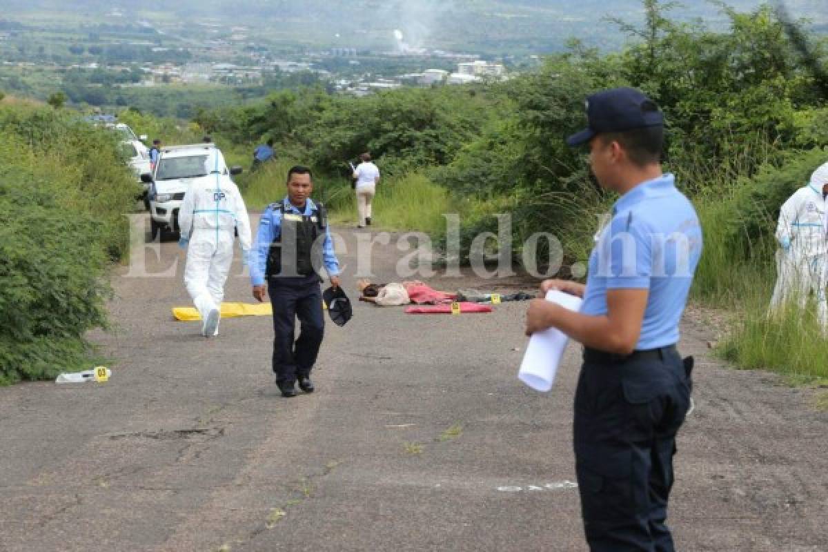 Hallan cadáver encostalado y con rótulo en colonia Nuevo Sacramento de la capital