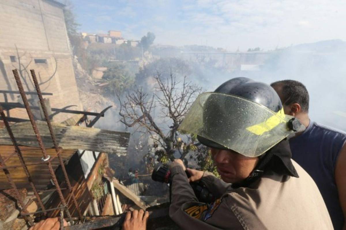 Comayagüela: Voraz incendio deja a unas 33 personas en la calle