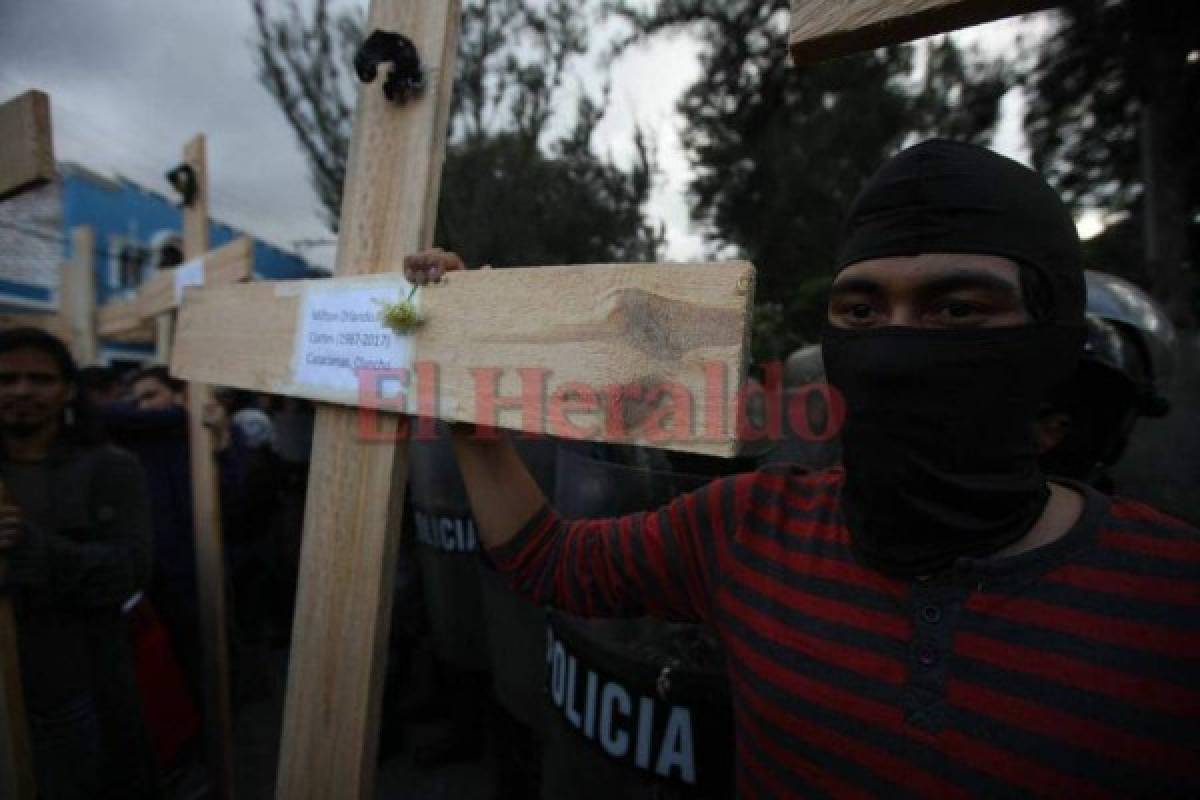 Manuel Zelaya pide a las Fuerzas Armadas reivindicarse con Honduras