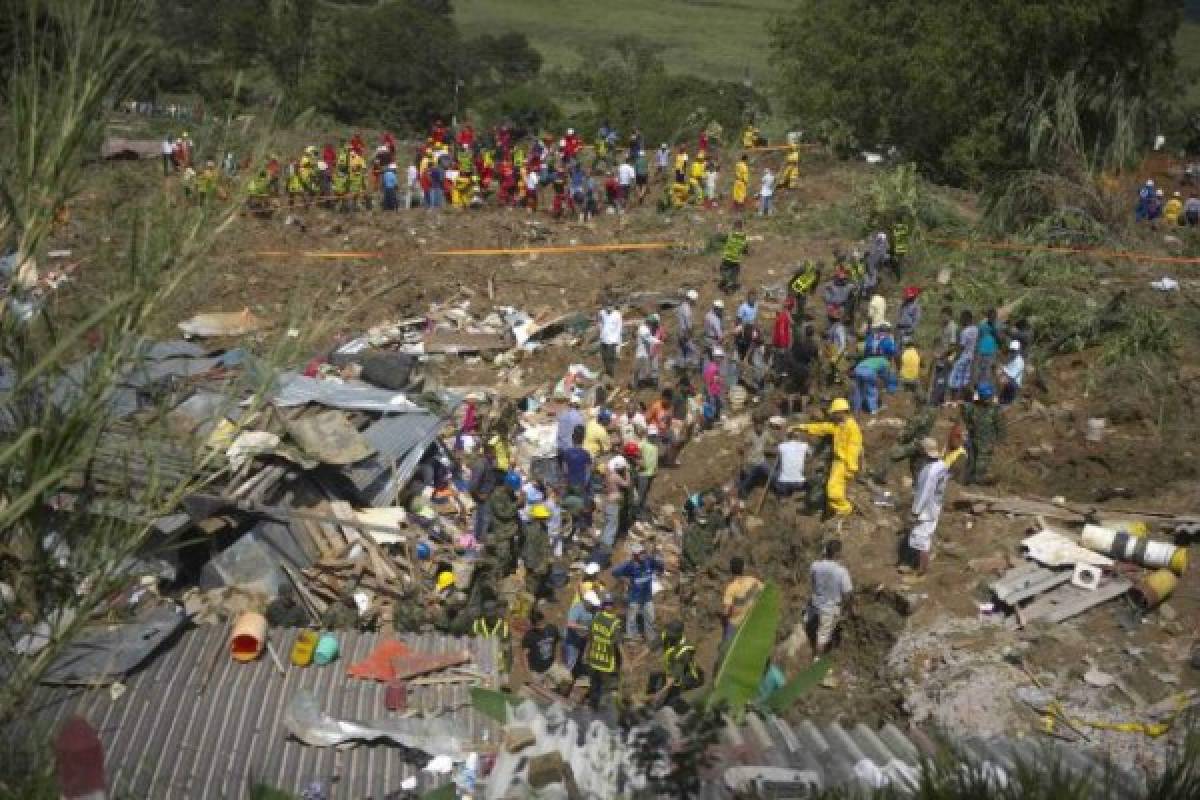 Más de 60 muertos por deslave en Colombia