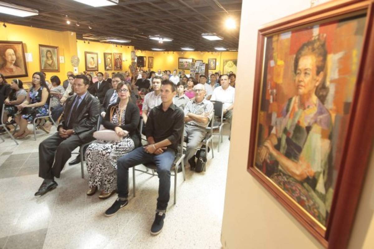 Conmemoran 115 años de nacimiento de la poeta Clementina Suárez