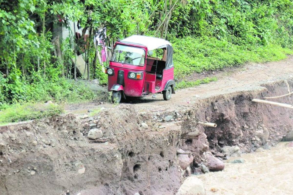 Más de 120 personas afectadas por onda tropical en Comayagua