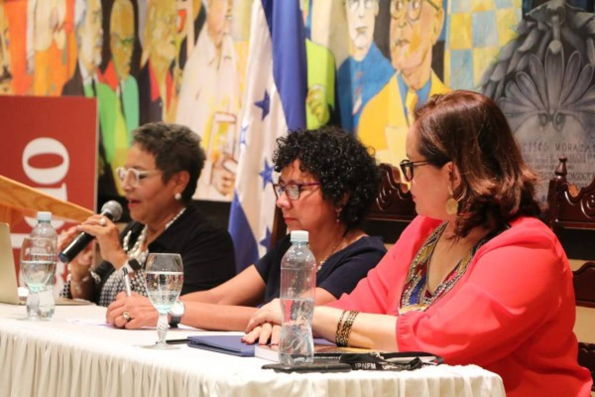 Las mujeres reivindican su rol en la literatura hondureña