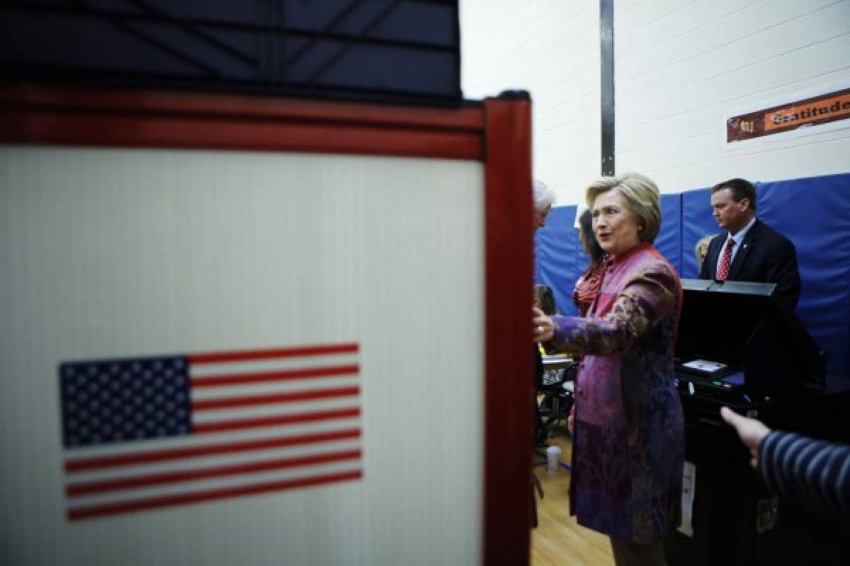 Nueva York vota en primarias clave con Clinton y Trump como favoritos