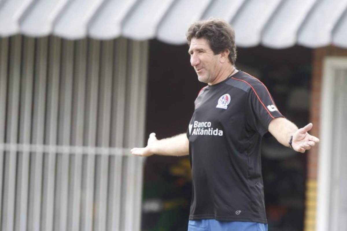 El entrenador de Olimpia, Héctor Vargas, no se aferra al puesto...