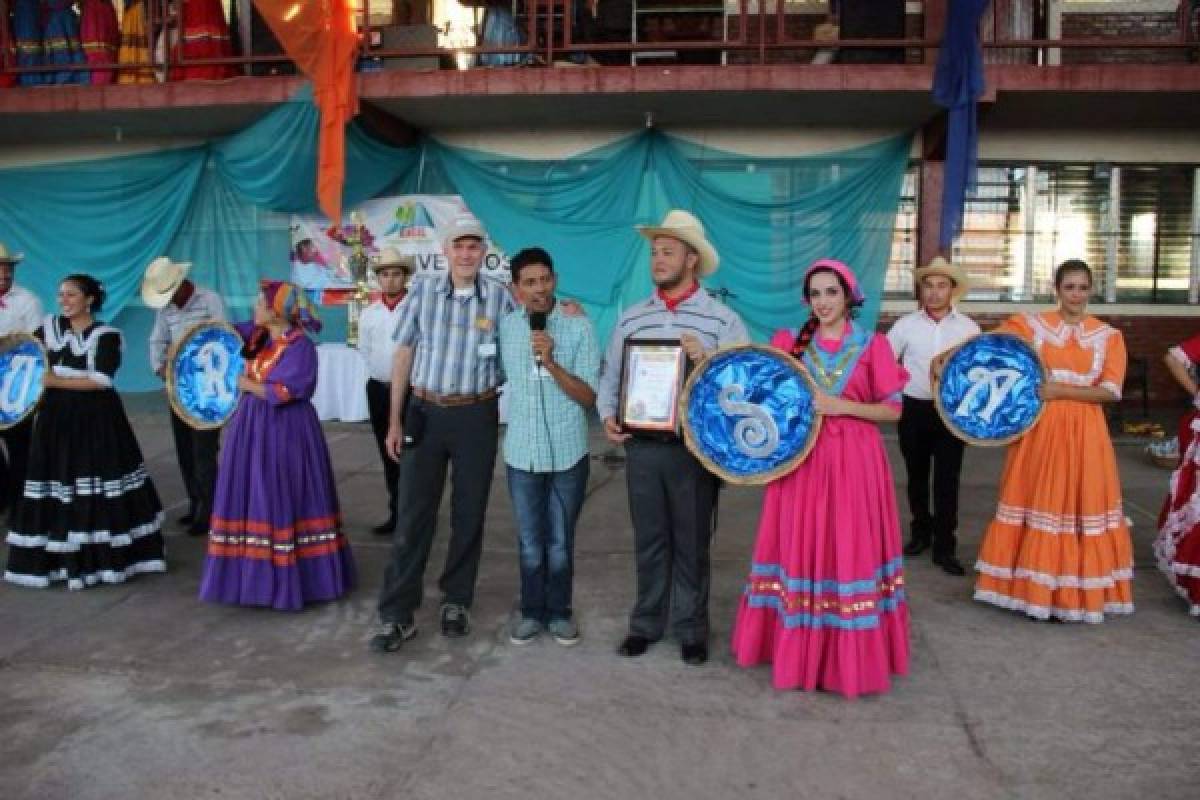 Colorida fiesta folclórica en La Esperanza, Intibucá