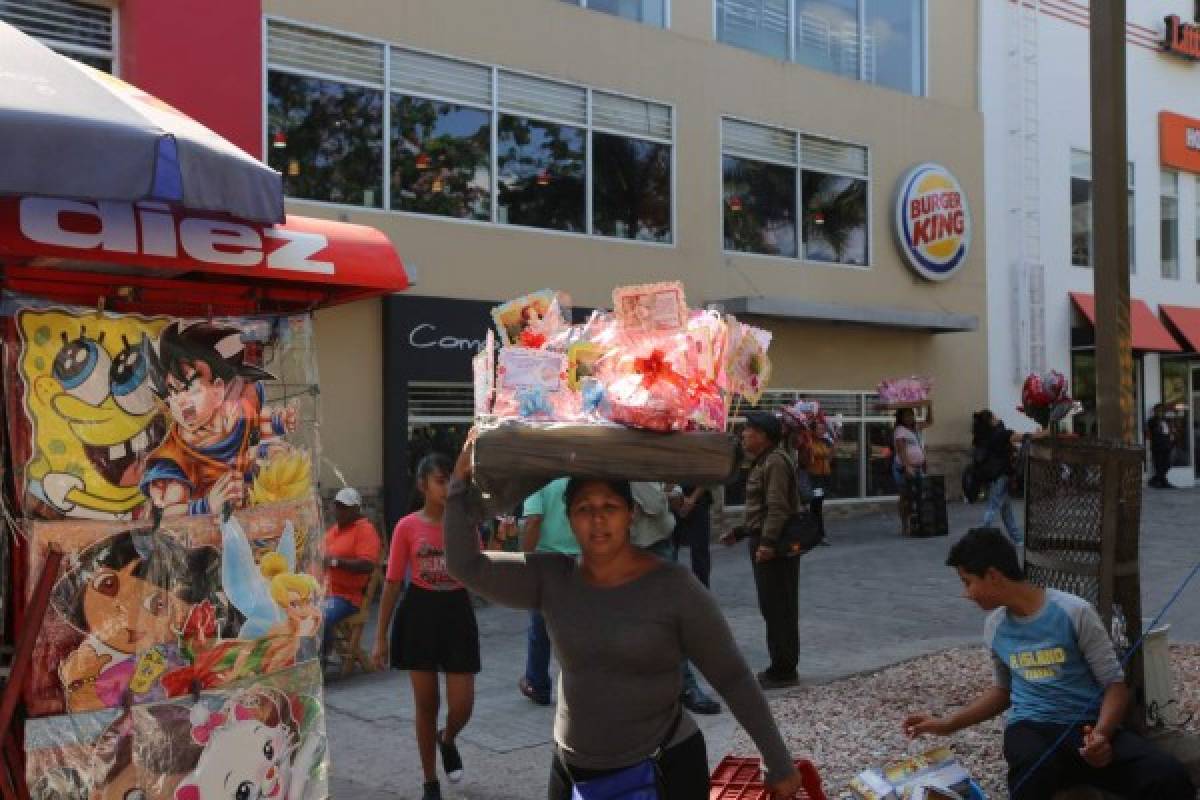 Ambiente festivo en el centro de Tegucigalpa con miras al Día de la Madre