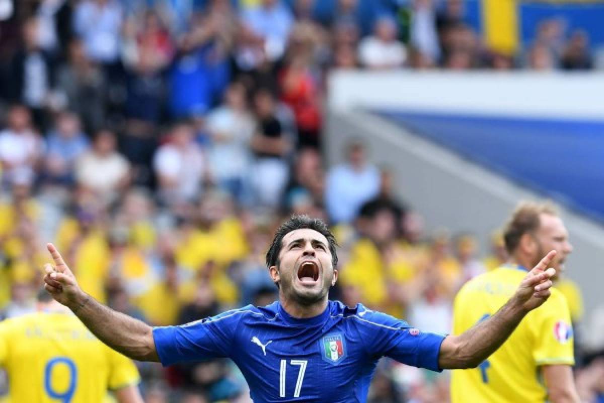 Italia gana en las últimas, se clasifica a cuartos y casi elimina a Suecia de la Euro