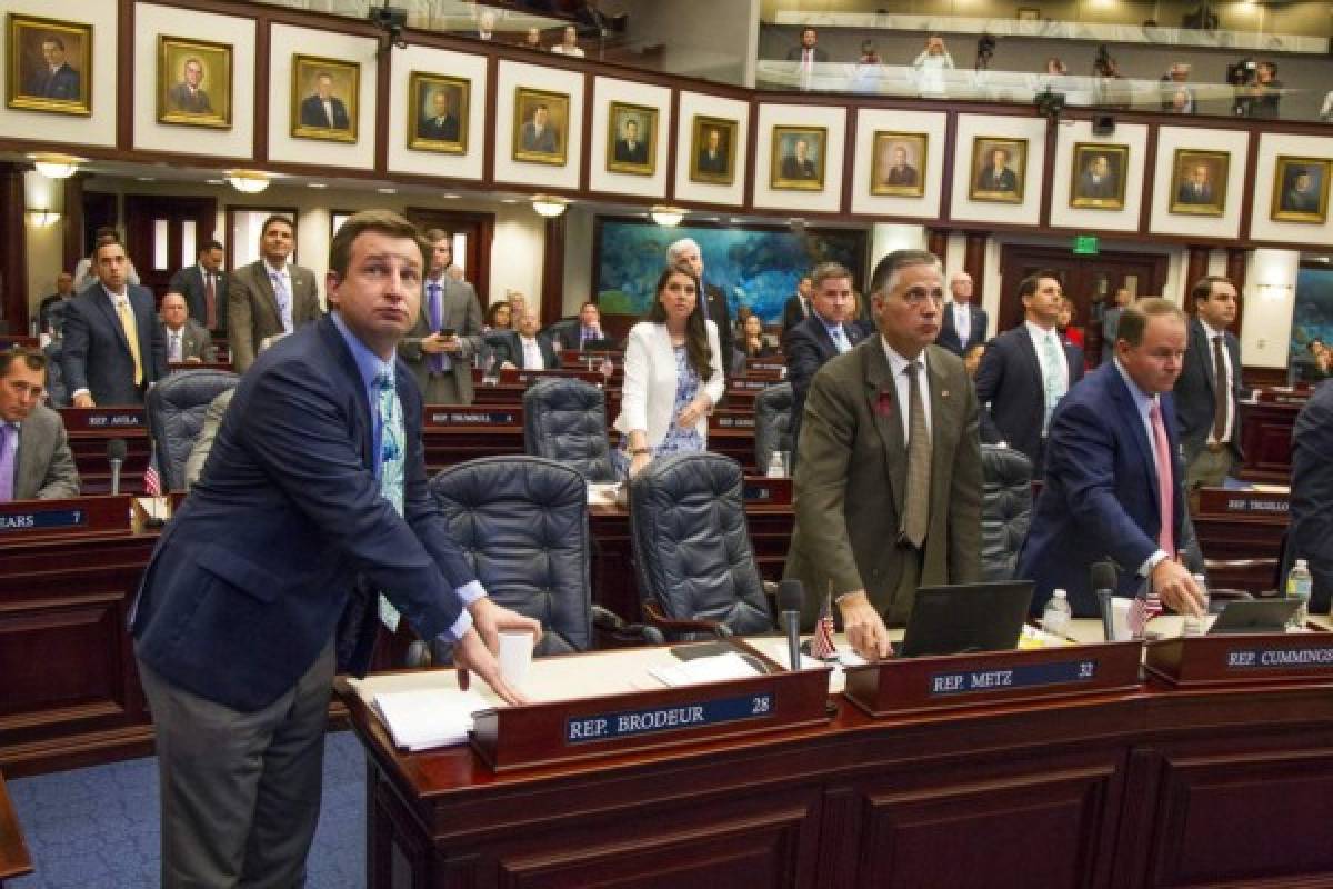 Florida: Legisladores aprueban ley de seguridad escolar