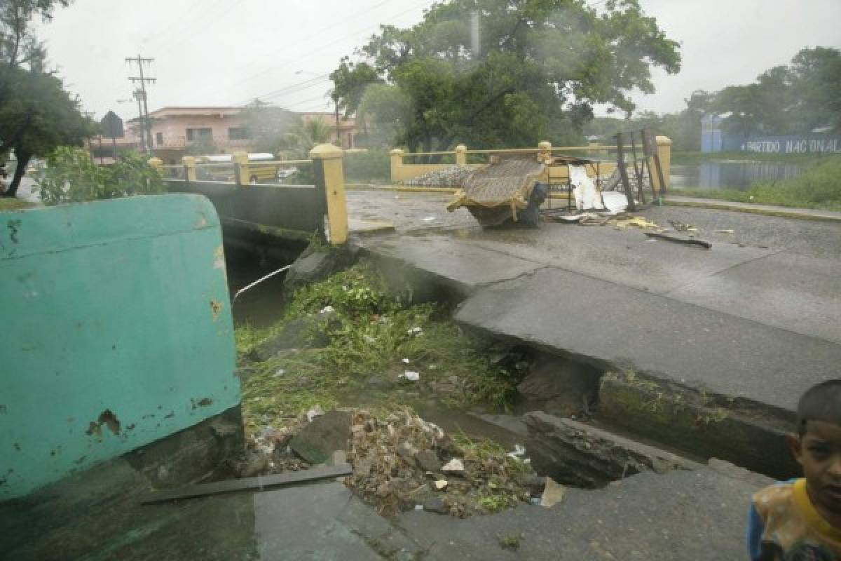Honduras: Alerta roja por 48 horas para el departamento de Atlántida por fuertes lluvias