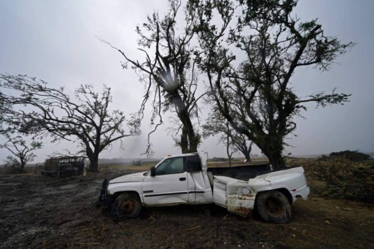 La costa de Luisiana se prepara para Delta, un nuevo huracán