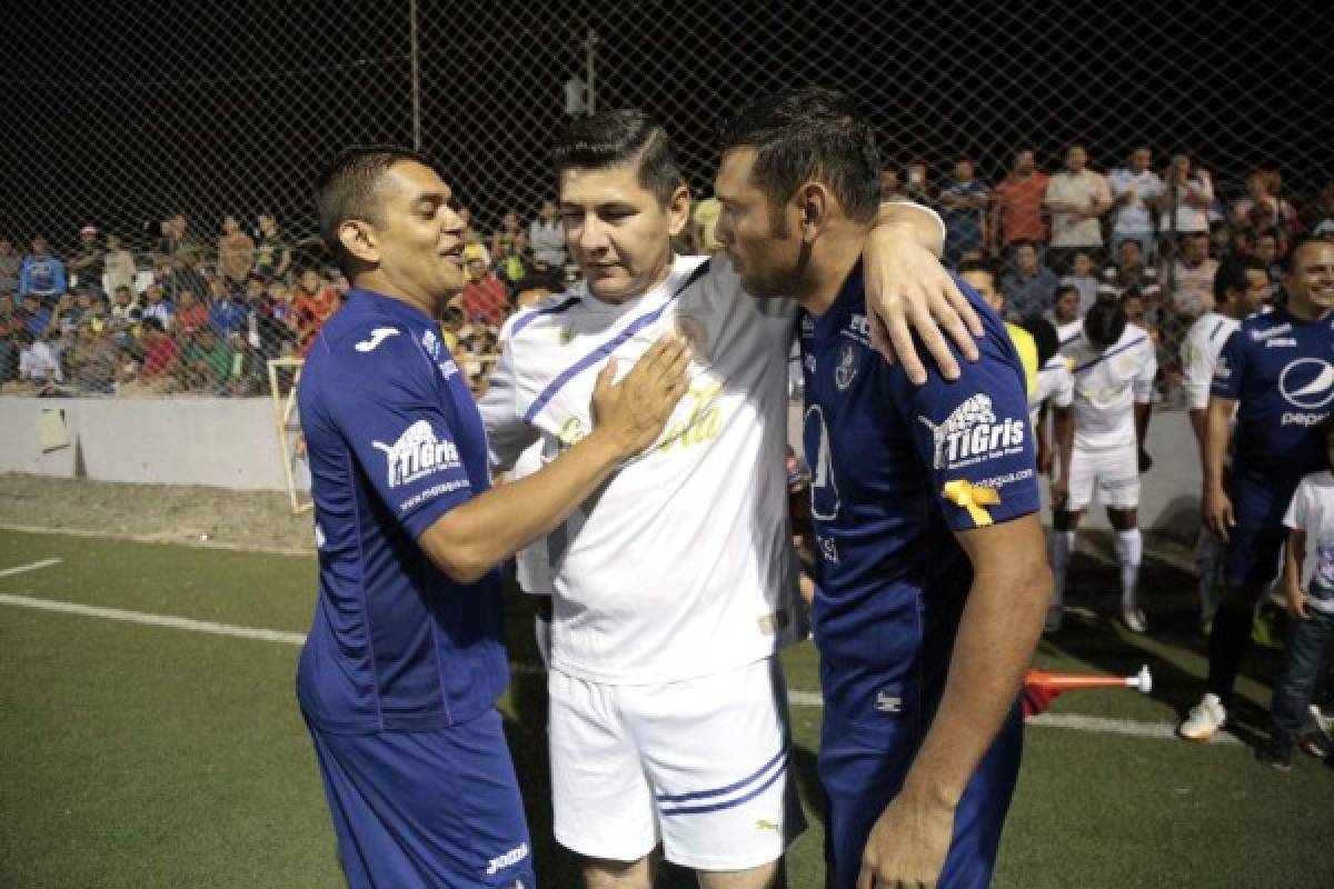 Arnold Cruz, Pineda Chacón, Amado Guevara y Tyson Núñez en partido de exhibición en Costa Rica