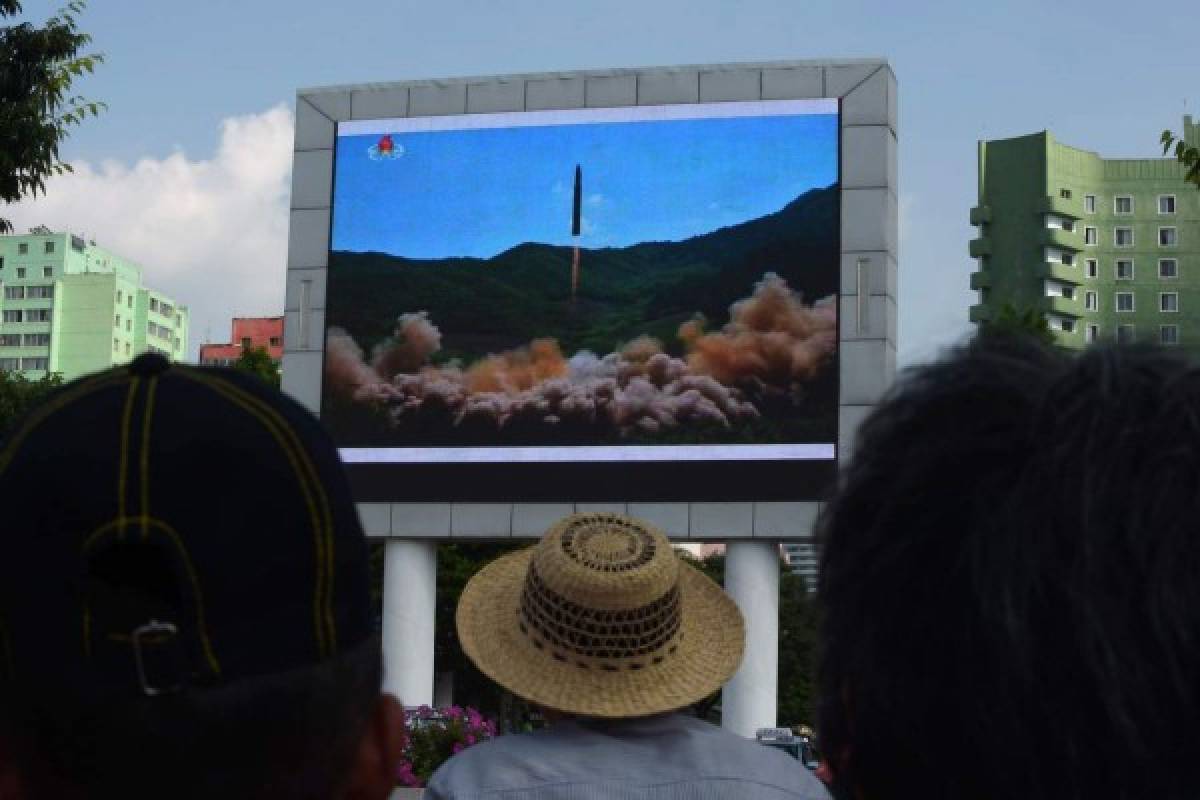 Kim Jong-Un: misil fue un 'regalo' para EEUU por Día de Independencia (KCNA)