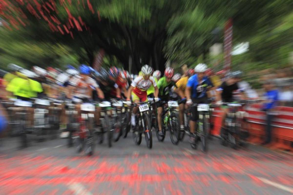 Monumental fiesta ciclística en Honduras