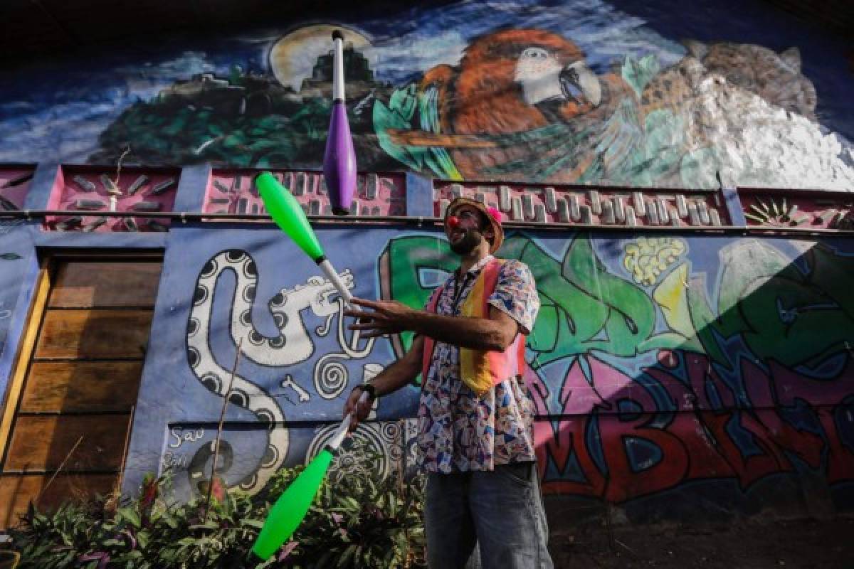 Arte callejero toma la turística Granada en Nicaragua