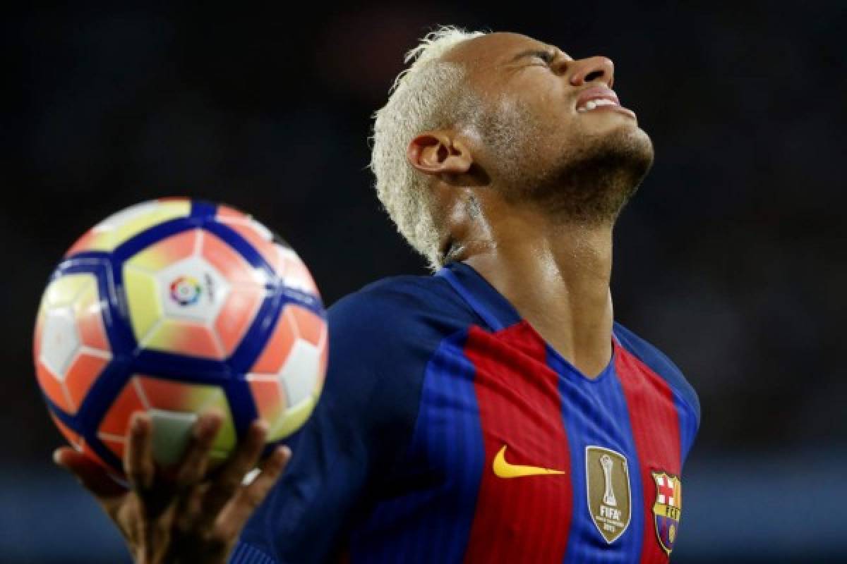 Neymar Jr. ya pasó los exámenes médicos con el PSG; París le espera con ansias