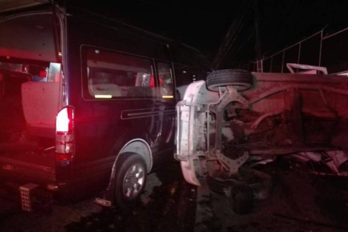 Dos mujeres muertas y tres heridos dejó fatal accidente de tránsito entre rapidito y taxi en San Pedro Sula