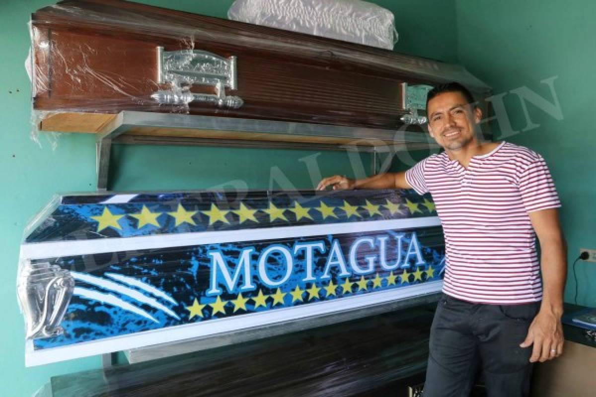 El azul profundo y con águilas es para los actuales campeones del fútbol hondureño (Foto: Fredy Rodríguez/EL HERALDO)