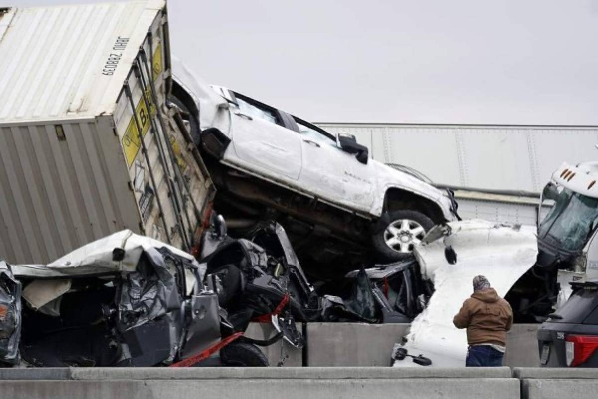 Dos hondureños mueren en aparatoso accidente en autopista de Texas