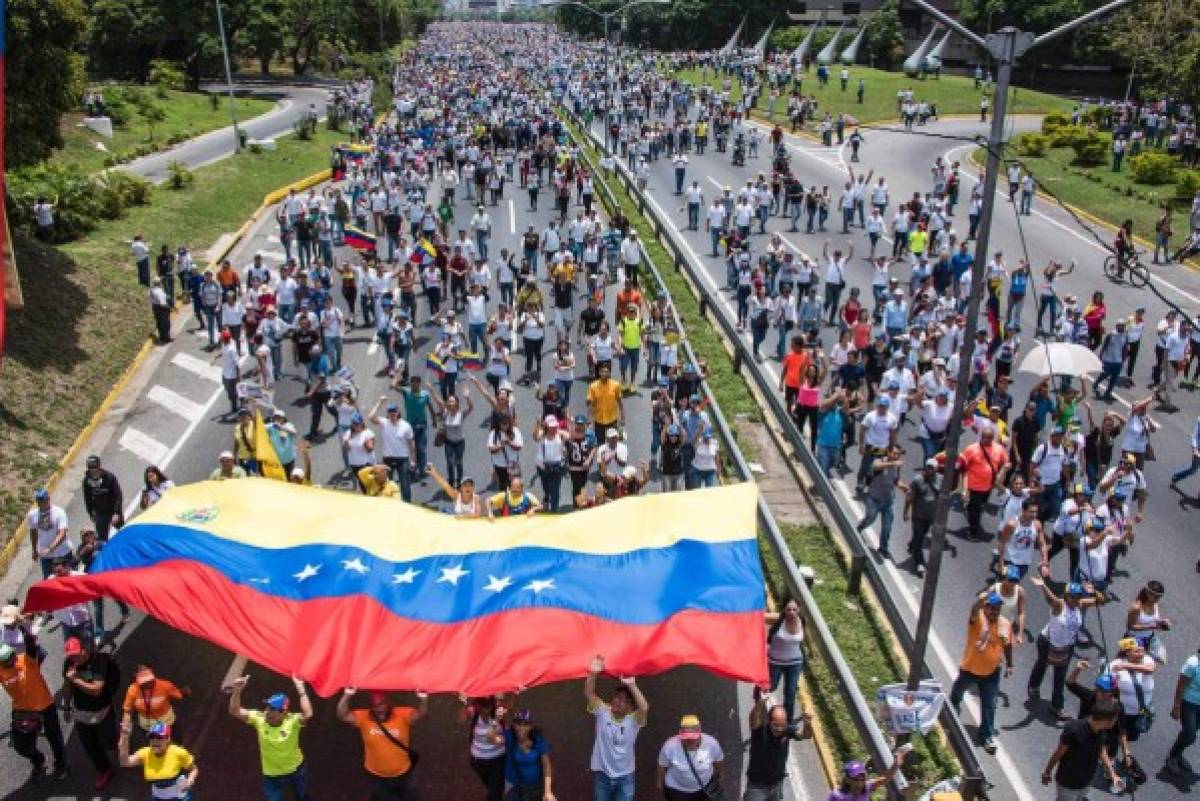 Las imágenes más impactantes de la 'madre de las marchas' en Venezuela