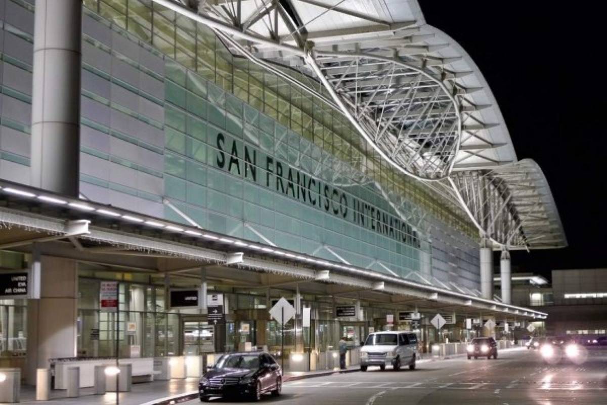 Un avión de pasajeros casi aterriza en pista equivocada en San Francisco