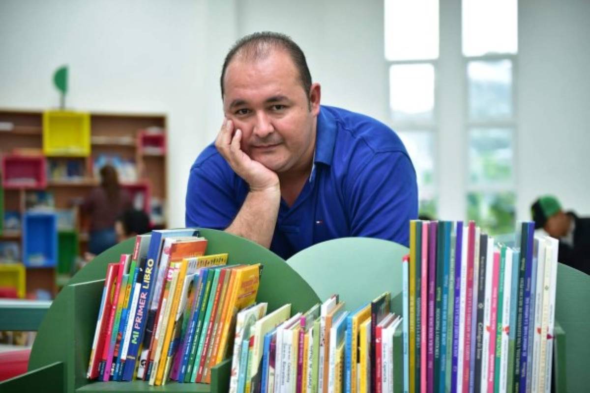 Salvador Madrid: 'La poesía es una ventana abierta a la esperanza”