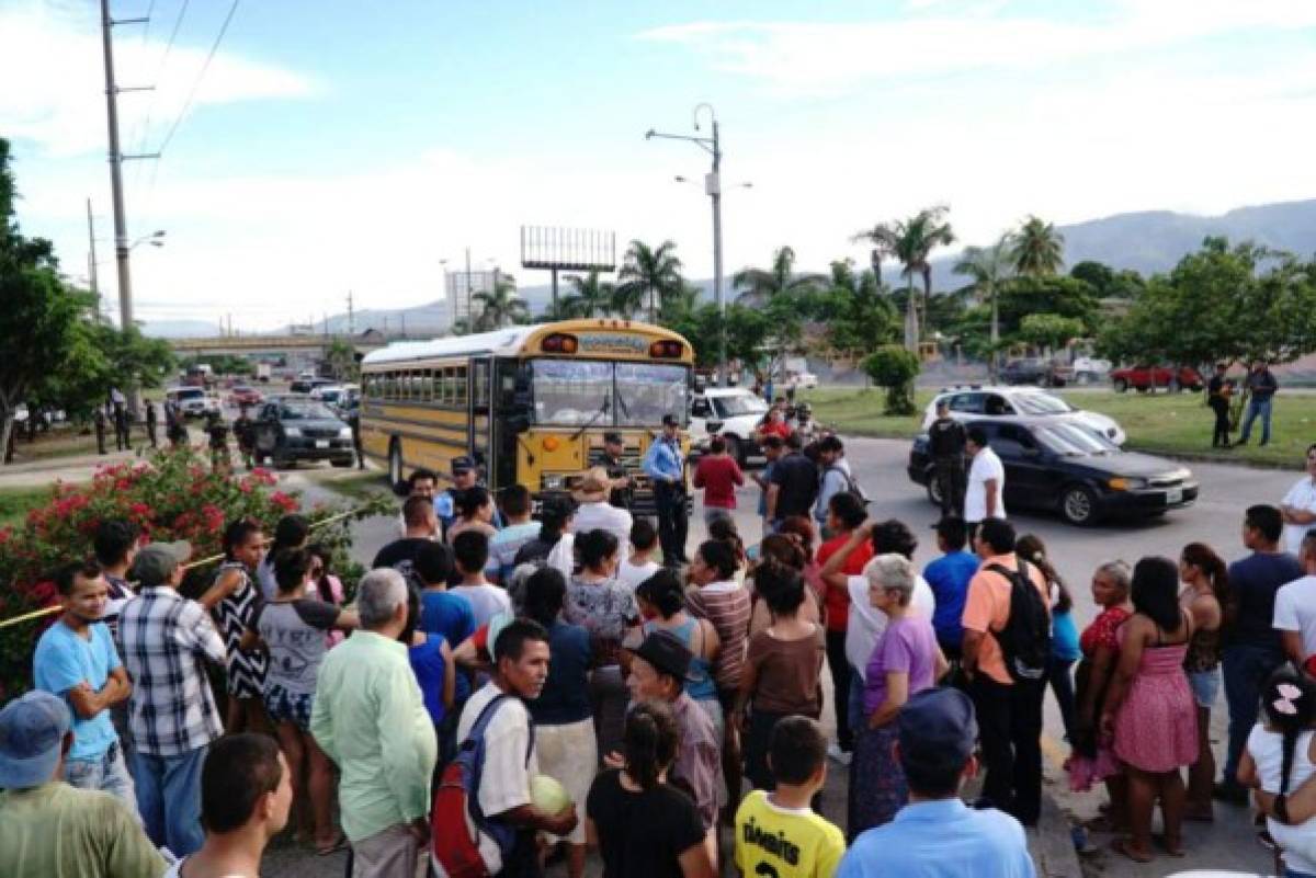 Matan a conductor y ayudante dentro de bus amarillo en San Pedro Sula