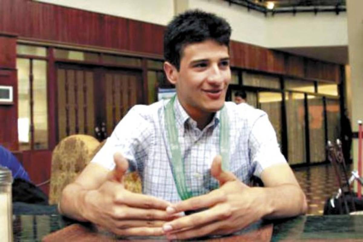 Solo tiene 22 años, pero José Ramón Madrid Padilla es un genio de la matemática y lo más sorprendente es que este hondureño está a punto de obtener un doctorado en matemática avanzada en una prestigiosa universidad de Brasil.