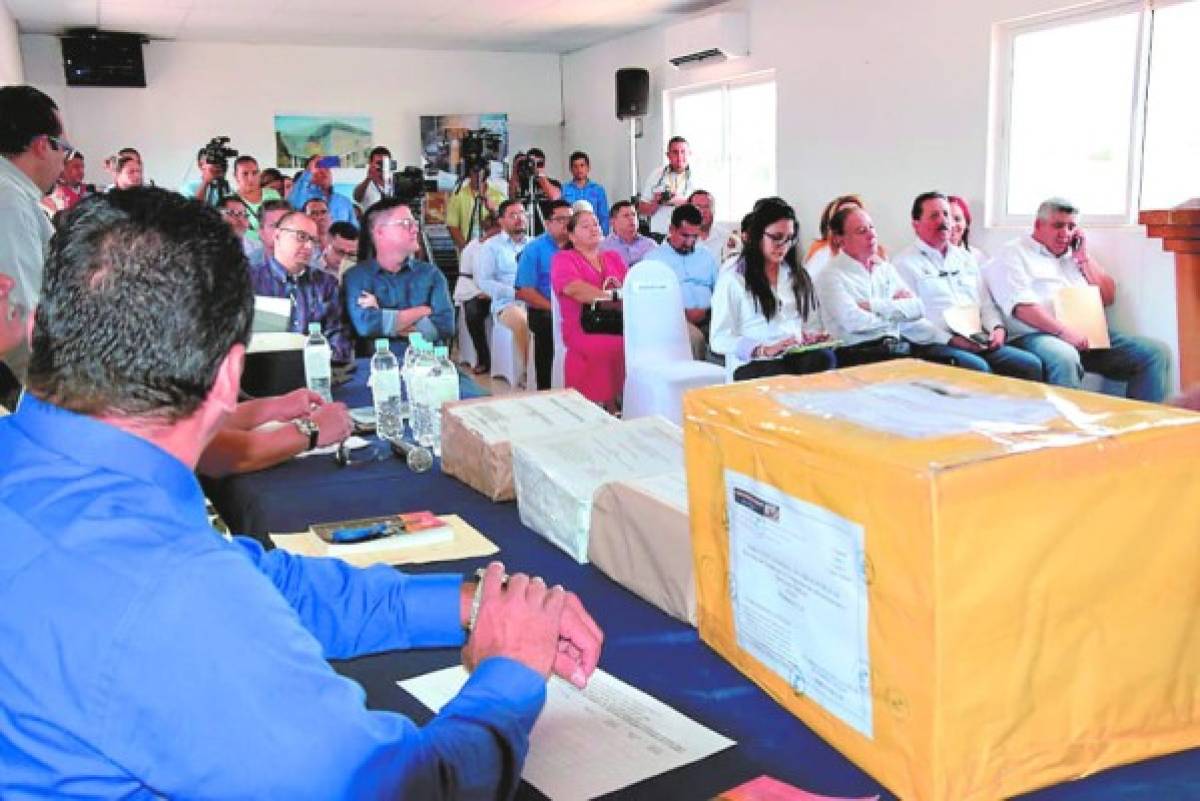 Honduras: Cuatro empresas participan en licitación para pista de Palmerola