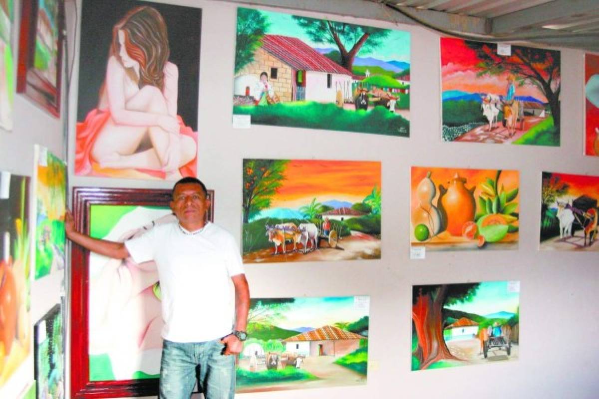 Su vivienda es una verdadera galería de arte del paisajismo.