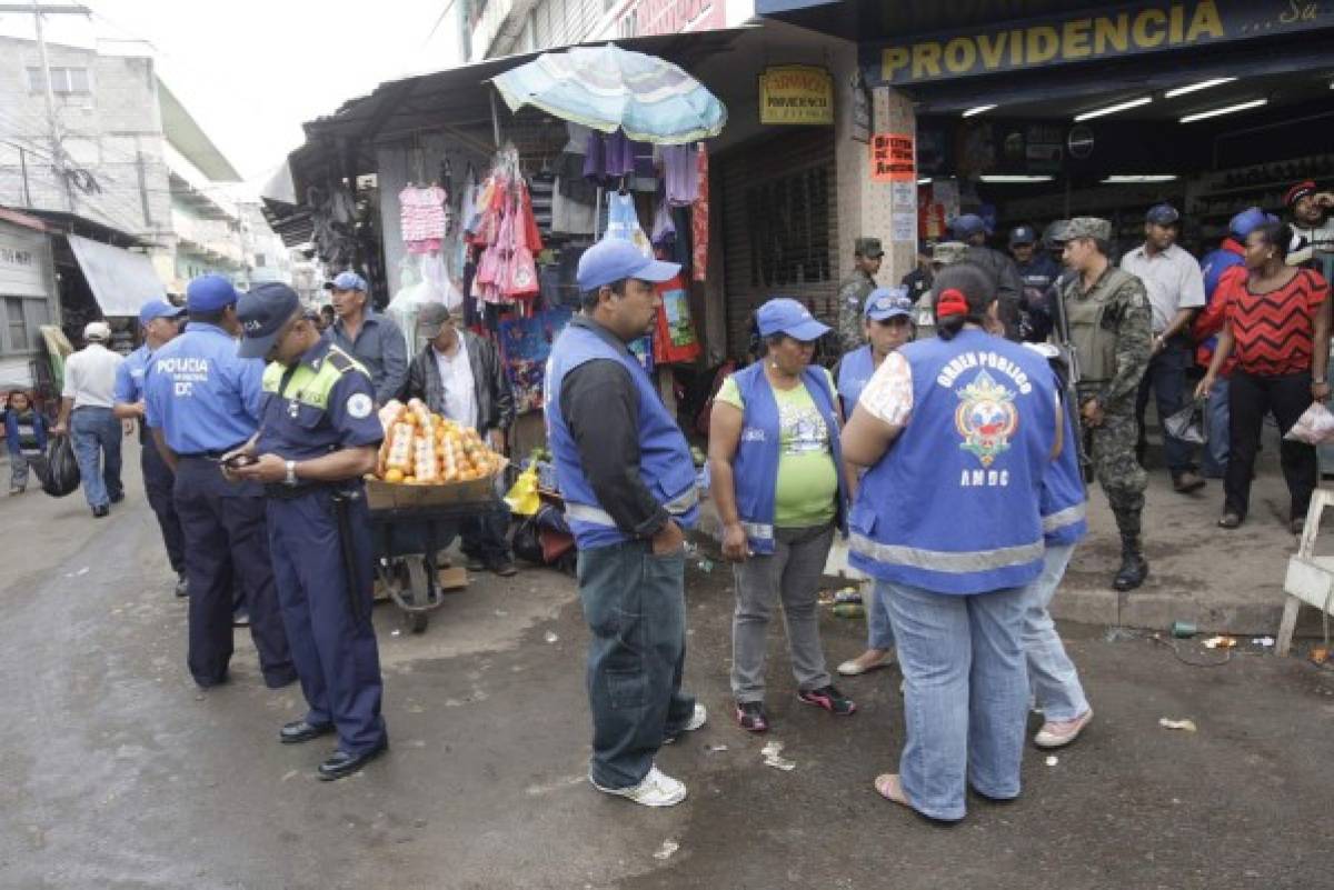 Con patrullajes nocturnos repelen tomas en mercados de Comayagüela