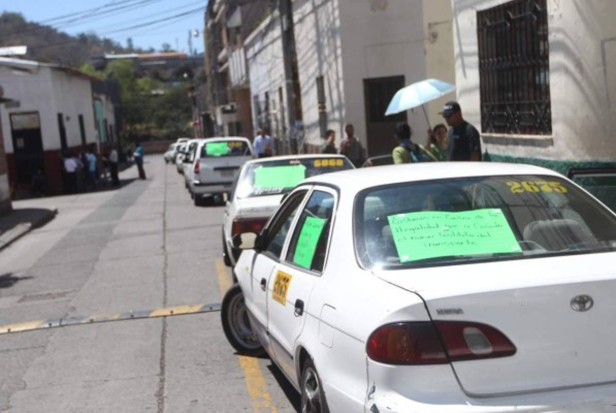 Taxistas de la capital piden derogar Ley del Transporte Terrestre