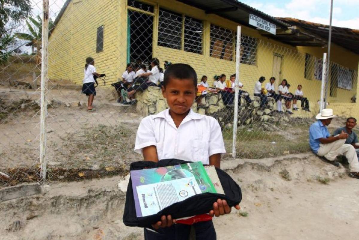 Huella de solidaridad en Escuela Ramón Rosa