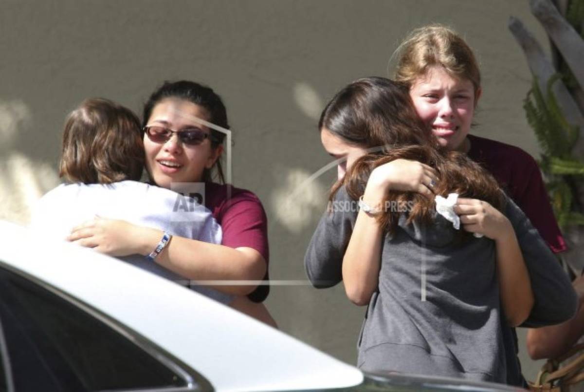 El miedo no dejará a esta niña de 15 que vivió el tiroteo de Florida: 'Nicole estás bien, por favor contéstame... dónde estás?'  