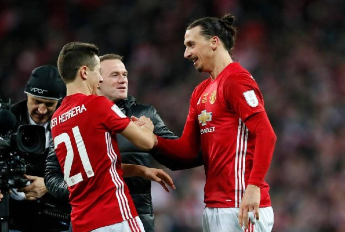 Zlatan Ibrahimovic carga a Manchester United para conquistar la Copa de Liga