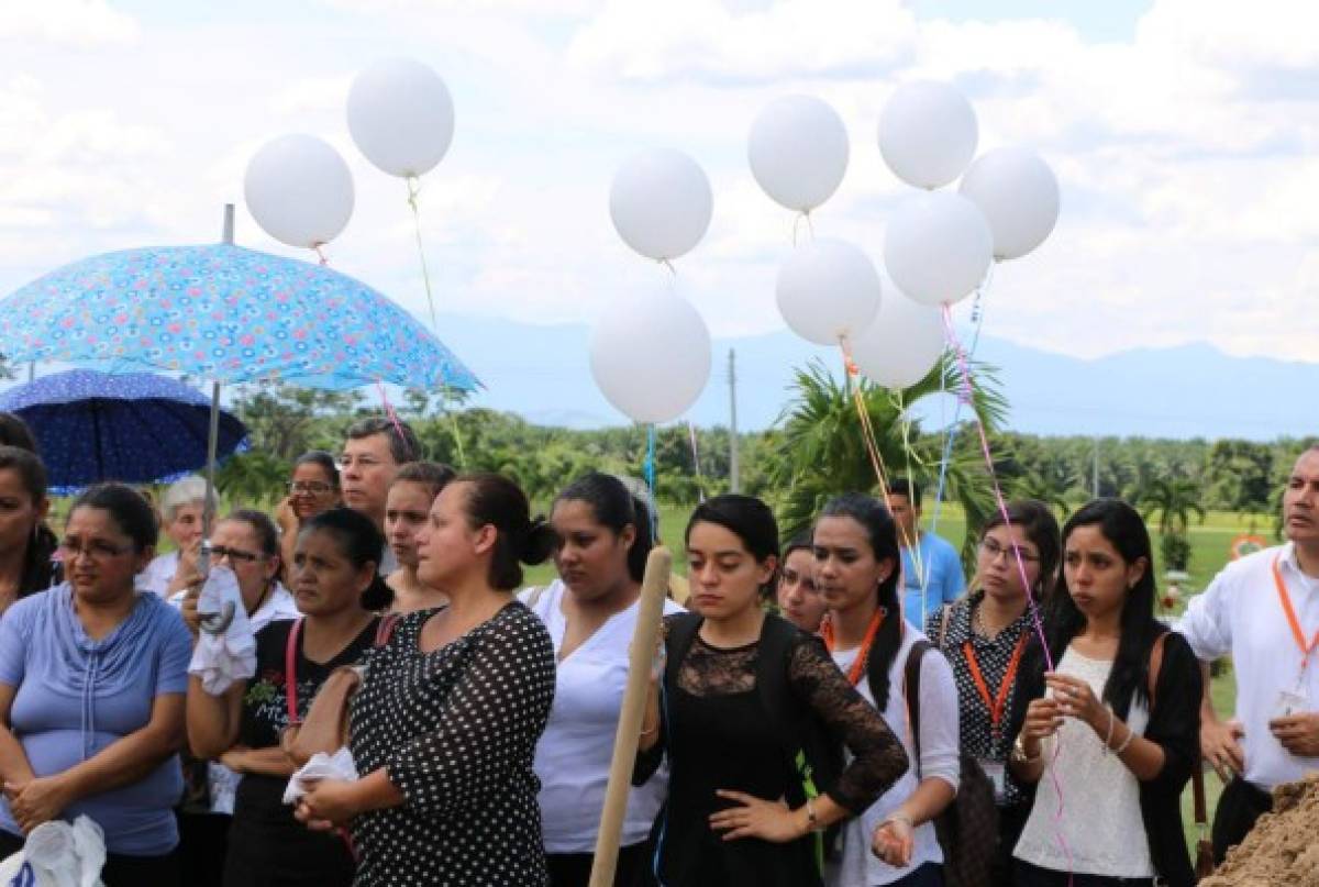 Doloroso entierro de niña que murió ahogada en El Progreso