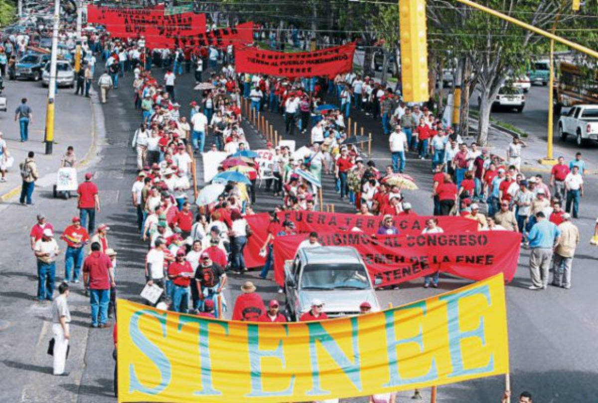 Liderazgo acomodado y una asamblea inactiva debilitan el sindicalismo en Honduras