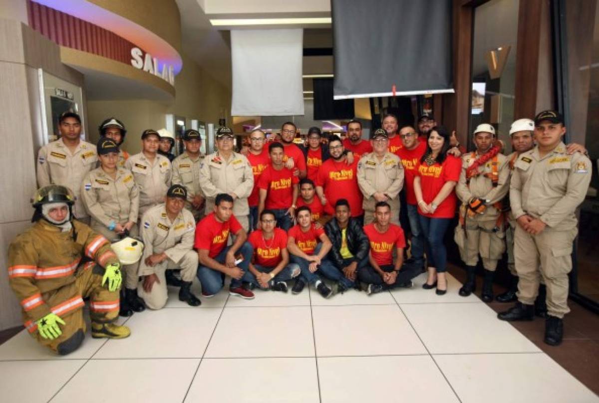 'bomberos al rescate”, la cinta que hará arder la taquilla