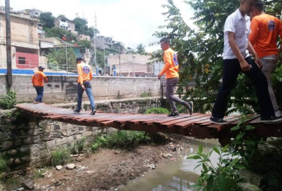 Bajo vigilancia 10 sectores por rebose de la represa Los Laureles