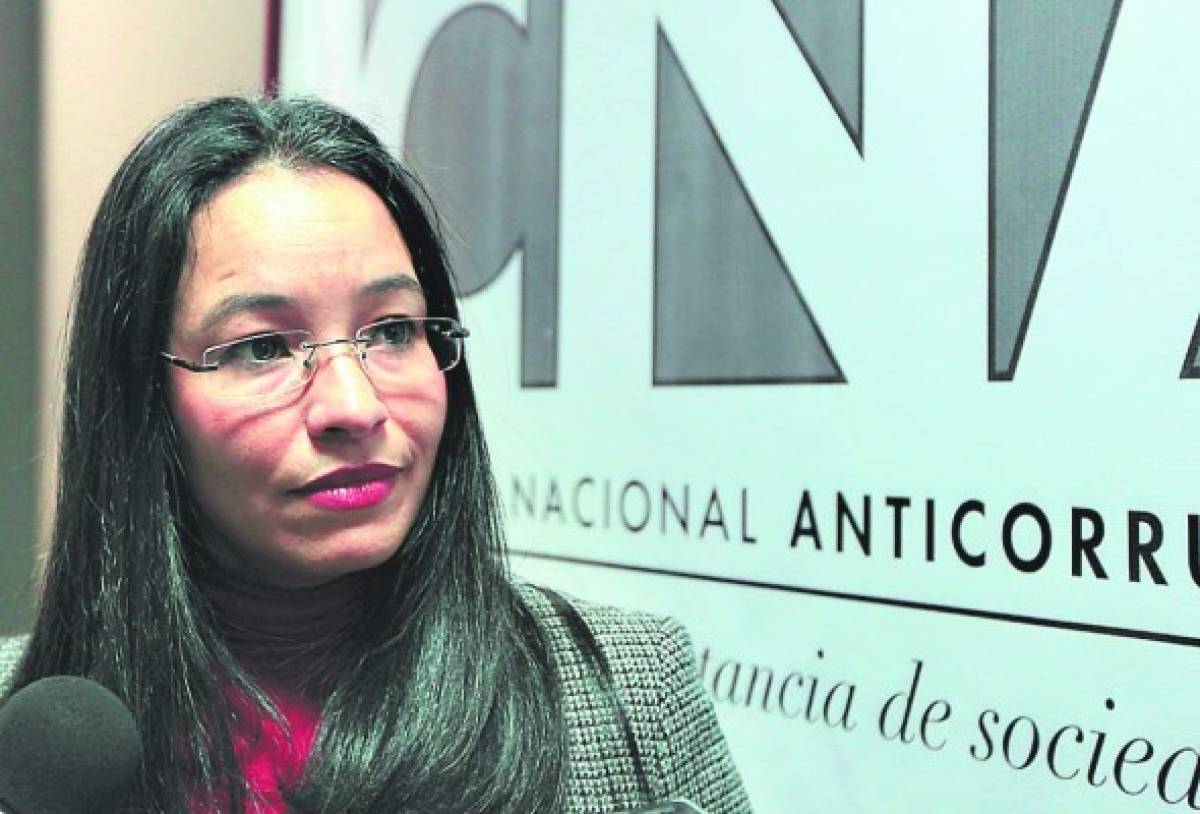 Desconocen emisión de cheques a favor del PN