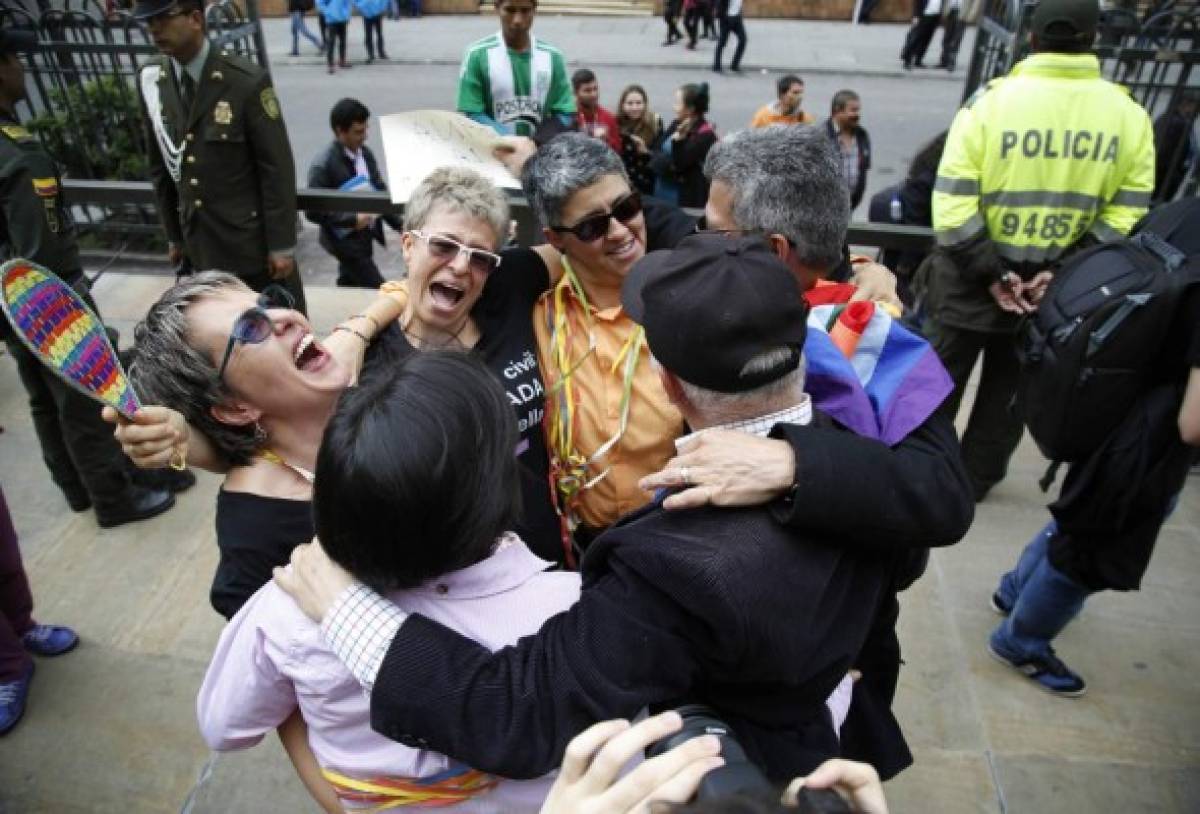 Corte colombiana da espaldarazo final a matrimonio gay