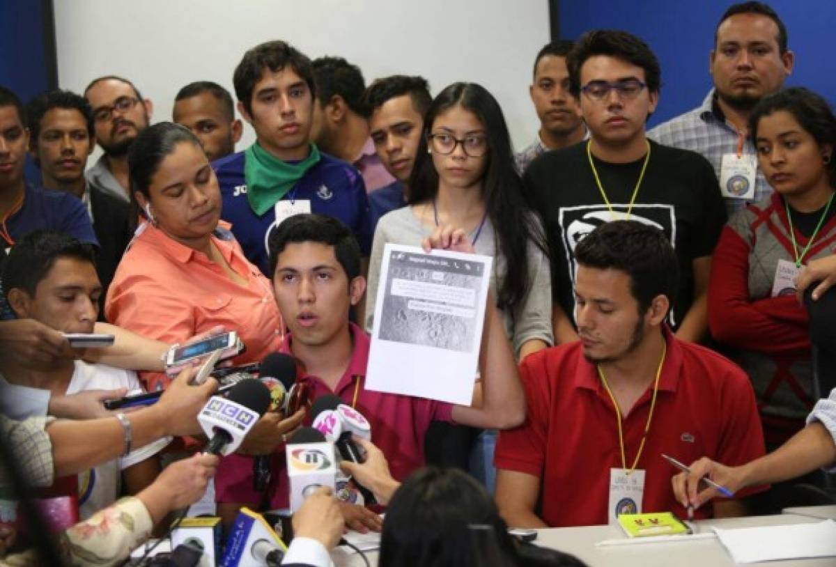 UNAH: Autoridades proponen suspender procesos y estudiantes lo rechazan