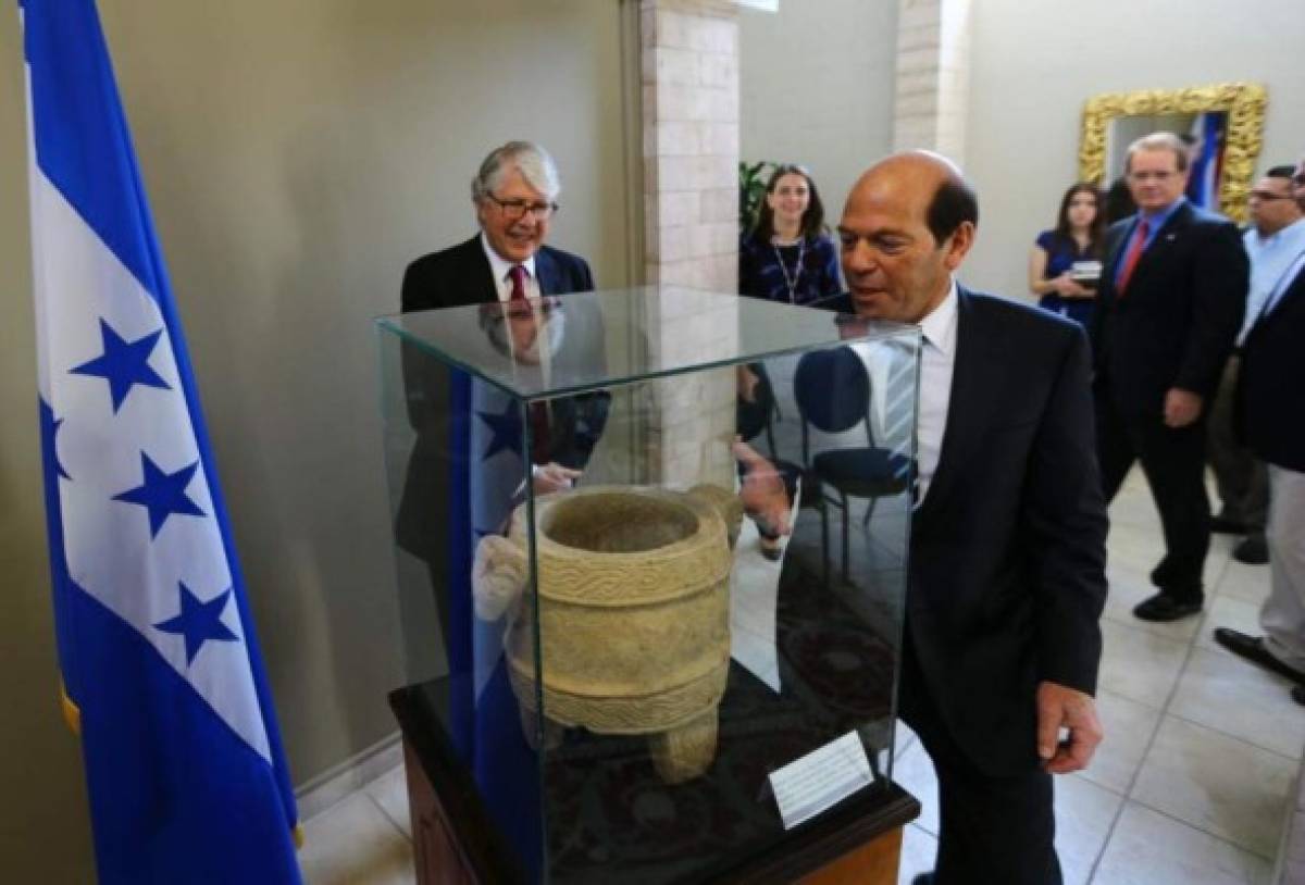 Honduras: Realizan lanzamiento del libro 'La Ciudad Perdida del dios mono'