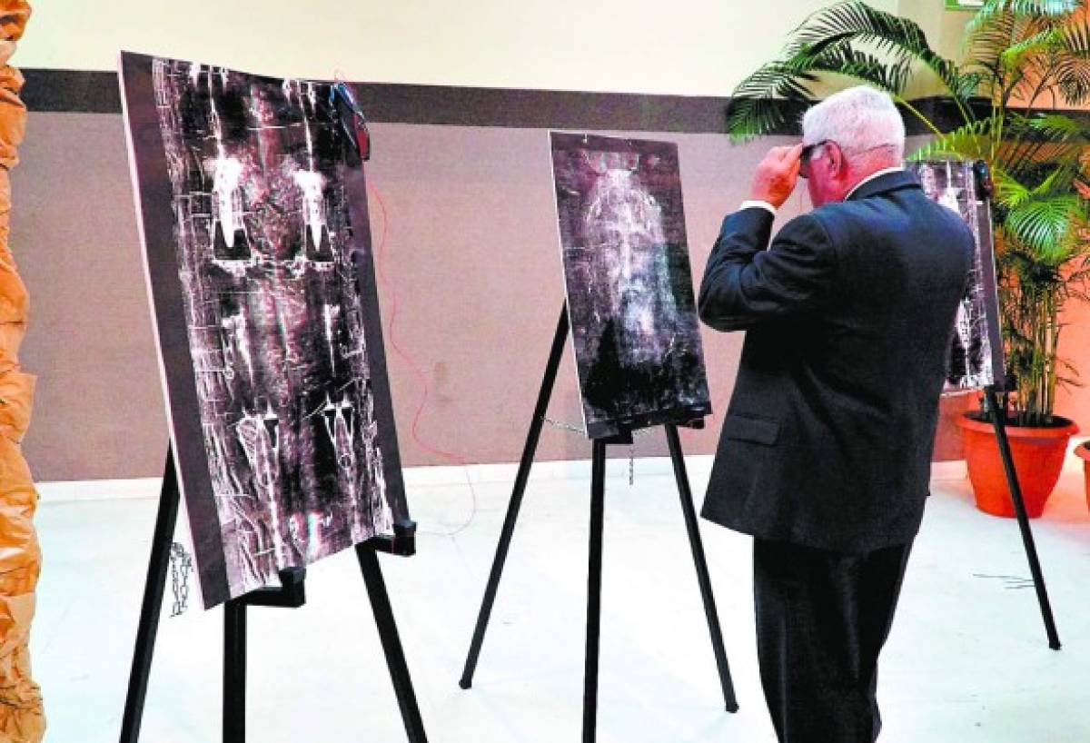 Impactante jornada de fe por exposición de la Sábana Santa en San Pedro Sula