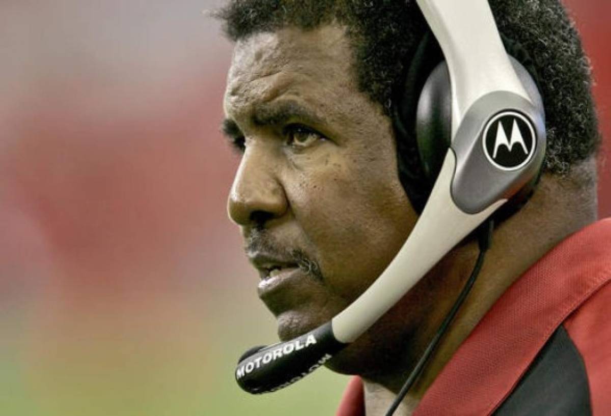 Fallece Dennis Green, exentrenador de NFL